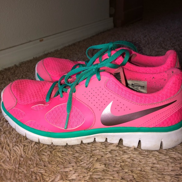 nike air more uptempo bg